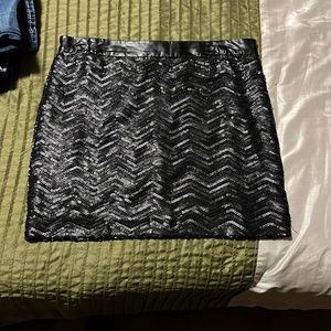 Black skirt with zigzag design